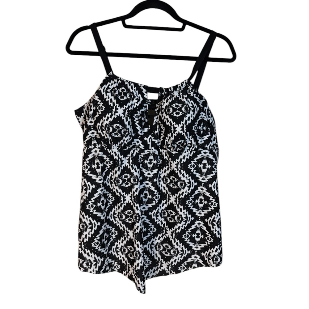 NWT A pretty Cactus Tankini top in black & white in 3X